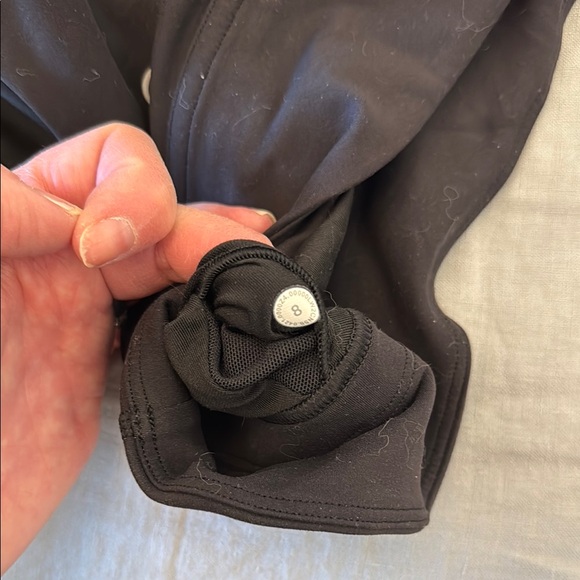 Lululemon Black Women's Sports Bra - Size 8 GUC - Picture 4 of 4